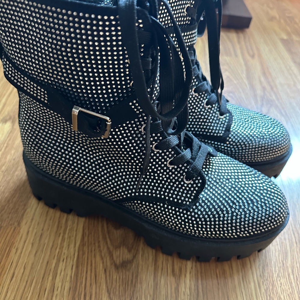 Rouge Helium Black studded Shoes size 12